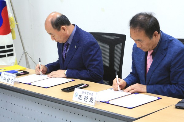 42f179f12fdfbaf5765a19f29e1de569_1524463